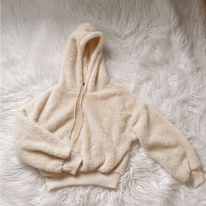 4/15$ Forever 21 💜 Fuzzy sherpa cream hoodie